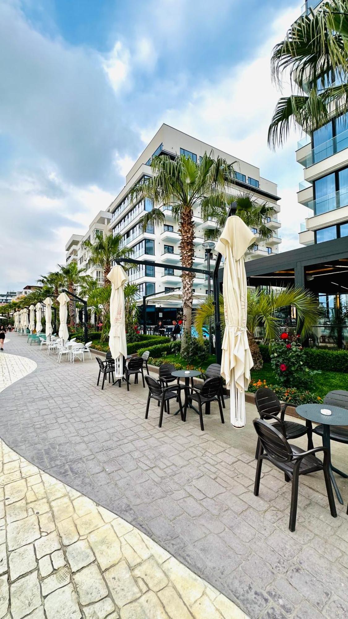 Deluxe Garden At Marea